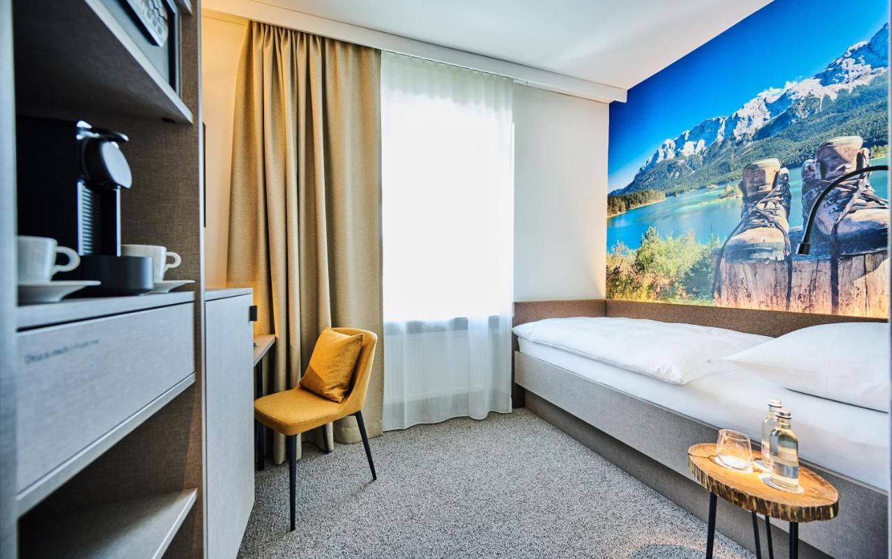 Hotel Zur Post Altoetting Экстерьер фото