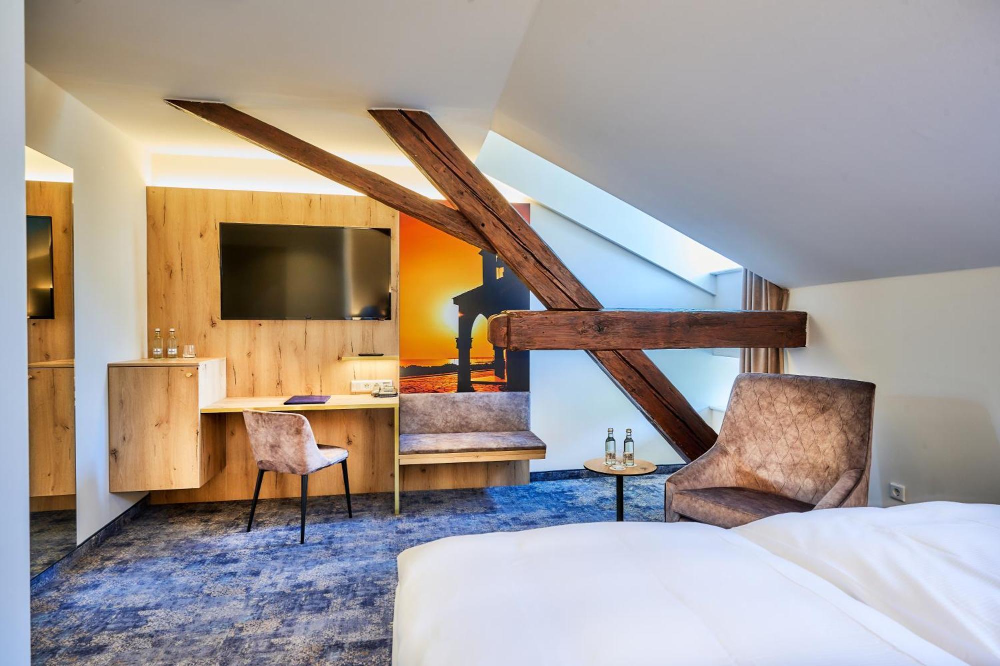 Hotel Zur Post Altoetting Экстерьер фото